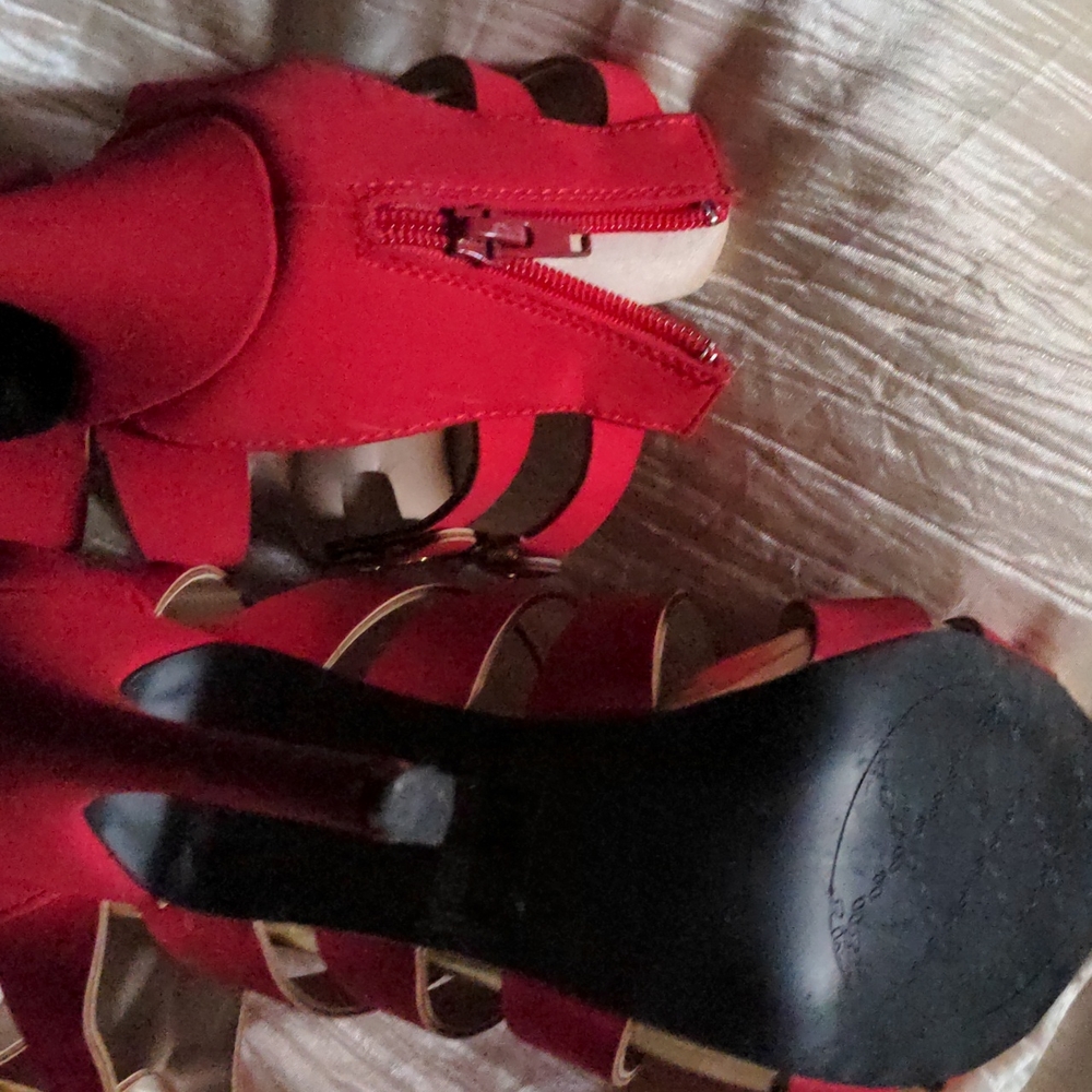 Red Shoes - Picture 4 of 5